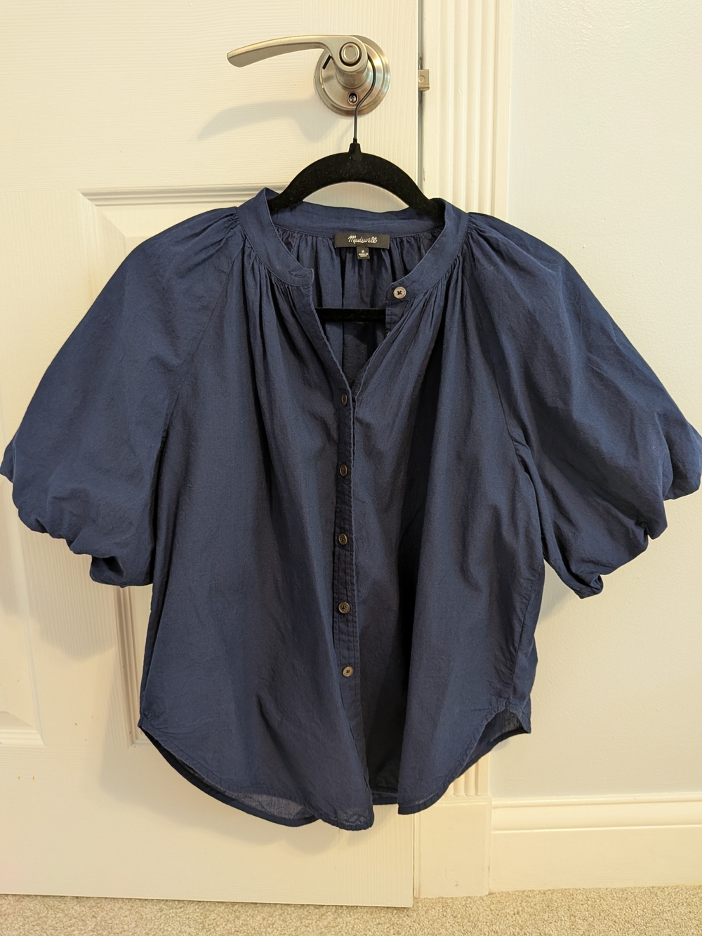 Women's Navy Button-Front Puff Sleeve Top - Picture 4 of 6